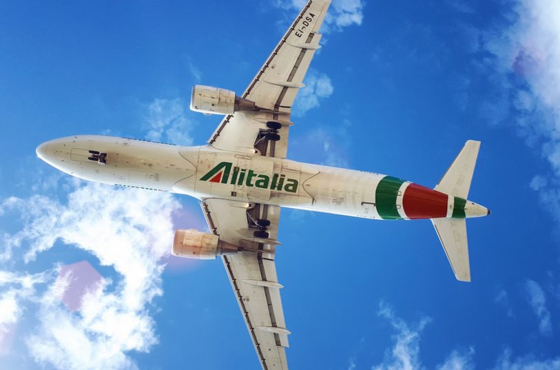 Авиакомпания Alitalia закрывается из-за банкротства