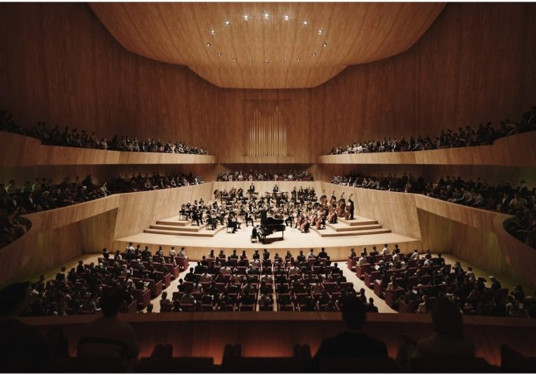 Новое здание вместо сгоревшей Национальной филармонии.