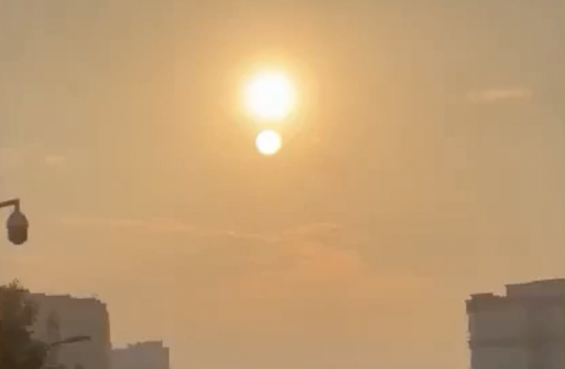 "Два солнца" были замечены на небе над Китаем.