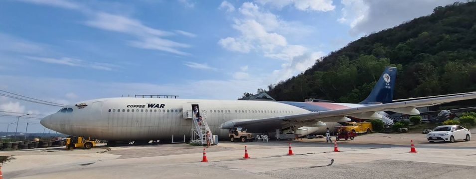 🥤 В Паттайе есть самолёт-кофейня