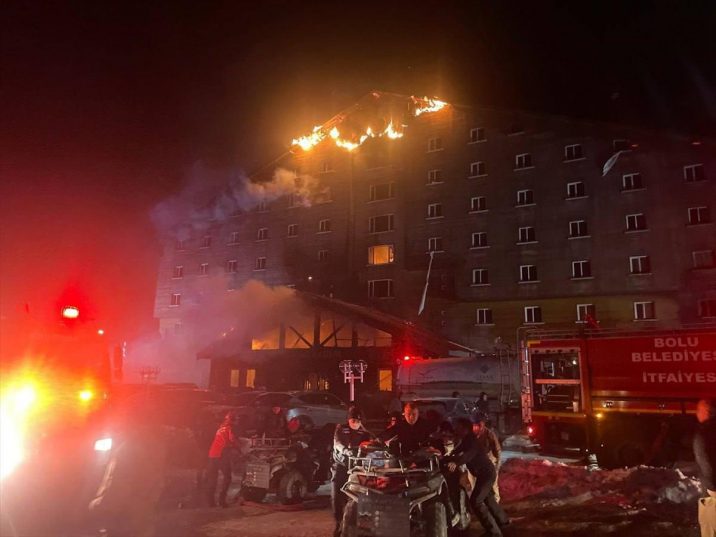 В Турции на горнолыжном курорте произошел пожар: погибли 10 человек
