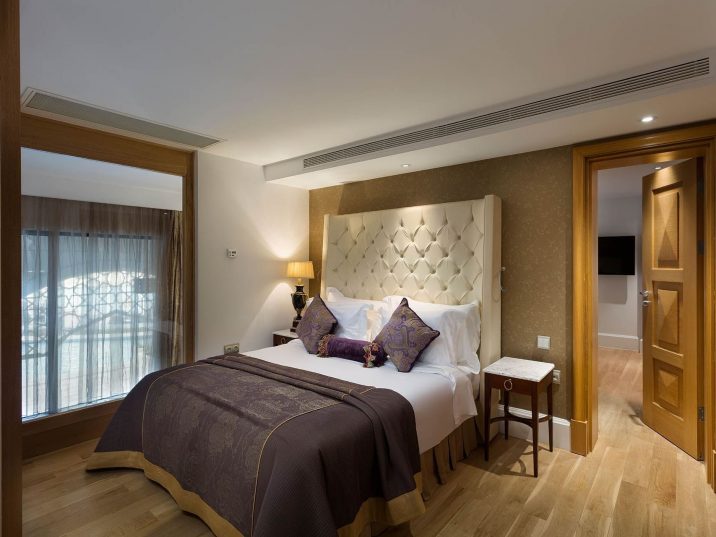 🌴 Vacanță de Vis la Super Preț – Doar Azi! 📍 Antalya, Lara | ✈️ Plecare: 05.05.2025  📆 6 nopți de vis | 💑 2 persoane | 💸 de la 1125€