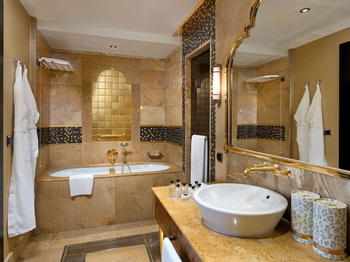 🌴 Vacanță de Vis la Super Preț – Doar Azi! 📍 Antalya, Lara | ✈️ Plecare: 05.05.2025  📆 6 nopți de vis | 💑 2 persoane | 💸 de la 1125€